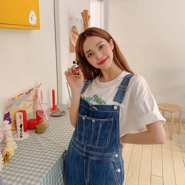 Chuuさんのインスタグラム写真 - (ChuuInstagram)「시원하게 입기 좋은 박스티🌿 #chuuseoul」8月18日 7時38分 - chuu_official