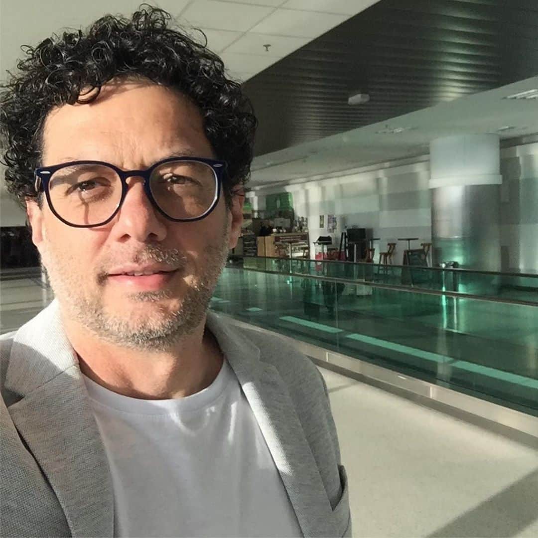 Chay Suedeのインスタグラム：「Meu pai, te amo incondicionalmente, você é inspiração e orgulho pra mim. Te desejo toda a sorte de bençãos que Deus tem preparado especialmente pra você, feliz aniversário! ❤️」