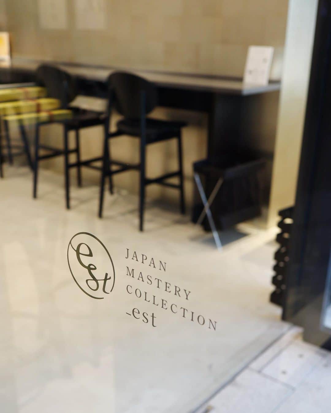 笹倉麻耶さんのインスタグラム写真 - (笹倉麻耶Instagram)「WITH HARAJUKU内の 「JAPAN MASTERY COLLECTION _est」さんに綾子さん @ayako__miyata とお邪魔してきましたよ♡ ・ ・ 可愛い稲荷寿司と素麺と小鉢のセットを 頂いたんだけど 稲荷寿司は、好きなのを選べて、見ながら選ぶのが楽しくて 私はとんかつ、肉巻き、あさりの肉多めな3種類にしたよ😆 お味もとっても美味しかった♡ ・ ・ ・ デザートには、和風モンブランを 頂いて、 自分で仕上げるのがワクワクだったー 完成図とはちょっと違う趣なものが 出来上がったけど👉動画で😆 ・ ・ 店内で使われている食器は 隣の店舗で購入できるので お買い物も楽しめる♫ 素敵な器がいっぱいだったよ😊 ・ ・ この日もあっという間に時間が過ぎてしまった😆 ・ ・ #ランチ #原宿ランチ #ランチコーデ #女子ランチ #和食ランチ #いなり寿司 #和食器」8月18日 8時13分 - nicomaya2525