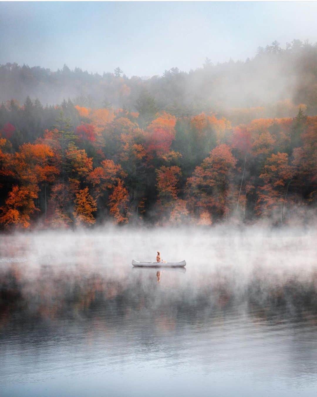 FOLKのインスタグラム：「Autumn game on lock. @ryanresatka is coming in strong with that seasonal game. Get your PSL ready.」