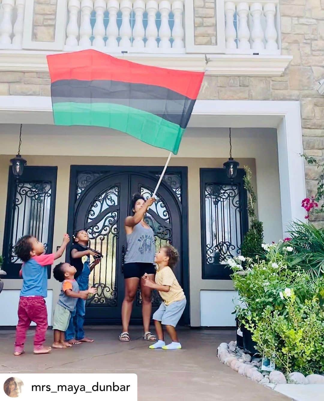 ロックモンド・ダンバーさんのインスタグラム写真 - (ロックモンド・ダンバーInstagram)「Posted @withregram • @mrs_maya_dunbar The good brother Marcus has his energy over the Dunbars! Our new flag arrived on his birthday of all days and we couldn't be happier or more proud! ❤️🖤💚 #marcusgarvey #panafricanflag #panafricanism #blackhomeschoolers #blackhomeschooling #blackhomeschool365 #blackhomeschoolfamily #blackhomeschoolfamilies #blackhomeschoolmom #blackpride #blacklove #blackfamilies #blackpower #blackunity #blackhistory #garveyism」8月18日 9時02分 - rockmonddunbar