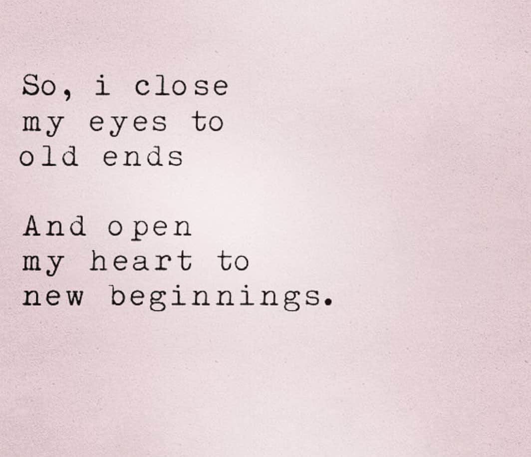 ミーナ・スヴァーリのインスタグラム：「Ready for this new Moon and all it will bring. ✨#QuotesILove #Newness」