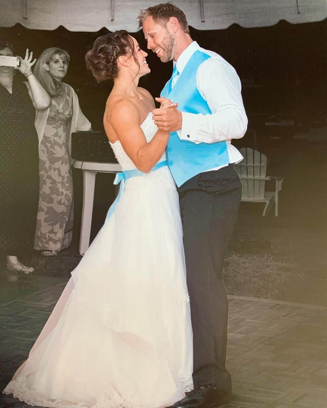 Camille Leblanc-Bazinetさんのインスタグラム写真 - (Camille Leblanc-BazinetInstagram)「Happy 8 years anniversary to us!  I can not believe it’s already been 8 years since we both said I do and than said I do again the next year because yes we got married twice 🤣🙌🏽  When we got married we decided we were going to be teammates... not just husband and wife but team Camille and Dave.   We have been through so much.  Living in 2 différents country for years  Living in 4 different states  Going to the CrossFit games 10 times  Multiple surgery each  So many disappointments   So many tears   Grieving love one   Heart Breaks  Having our daughter at the NICU with an emergency C-section  And through all of this I would do it all again and again as long as we are together...  All of those obstacles and many mores (not mentioned) as made us so strong! I really believe we can get trough ANYTHING as long as we are together because you are the one that I can always count on and I am the one you can always count on!  I am so excited to keep going in this amazing adventure with our newest addition Zoe 😍♥️🙌🏽」8月18日 9時12分 - camillelbaz