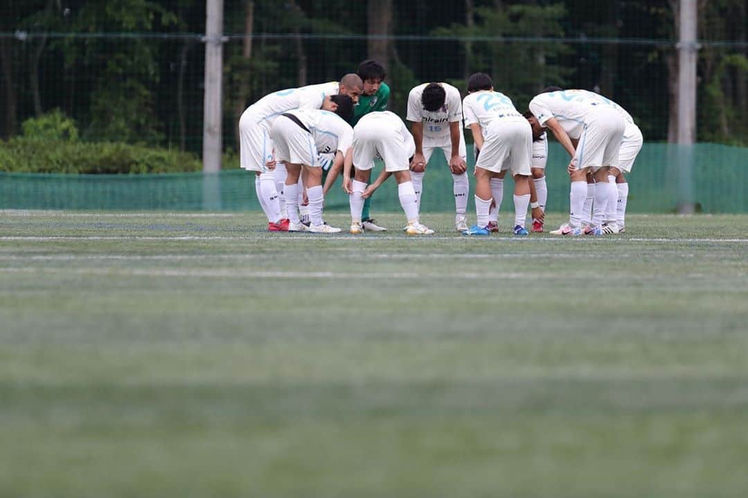 青木剛のインスタグラム：「‪夏季休暇を経て、今日から練習再開。‬ ‪サッカーも人生も山あり谷あり、困難な時こそ、真価、覚悟が問われる。‬ ‪うまくいかない時こそ、他責ではなくて自責。‬ ‪とにかく、誠実に準備。‬ ‪#前進 #誠実を運命は見放さない‬ ‪#南葛SC‬ #15」