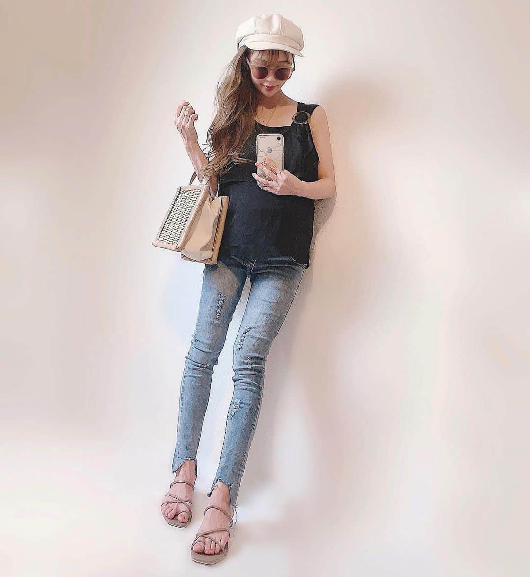 さっぴちゃんのインスタグラム：「... ⑅ 𝐶𝑜𝑑𝑒 ... ... . . まだがっくん妊娠してた時の🤰🎀 まんまるお腹が懐かしい( ˘ ³˘)♡♡♡ . 昨日で1ヶ月になりまして、今日は1ヶ月検診♡ . . ………………………………(♡)……………………………… .」