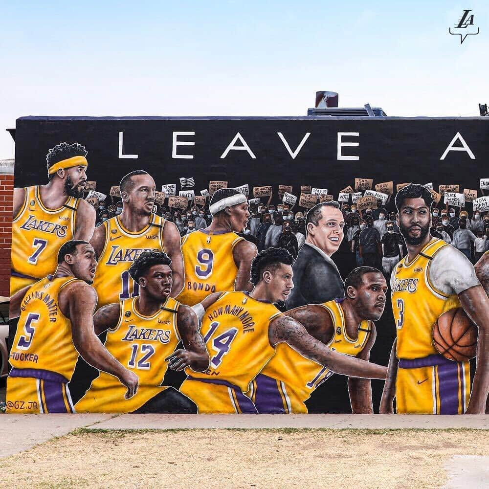 Los Angeles Lakersさんのインスタグラム写真 - (Los Angeles LakersInstagram)「We are greater than ourselves.  🖌: @gz.jr」8月18日 9時55分 - lakers