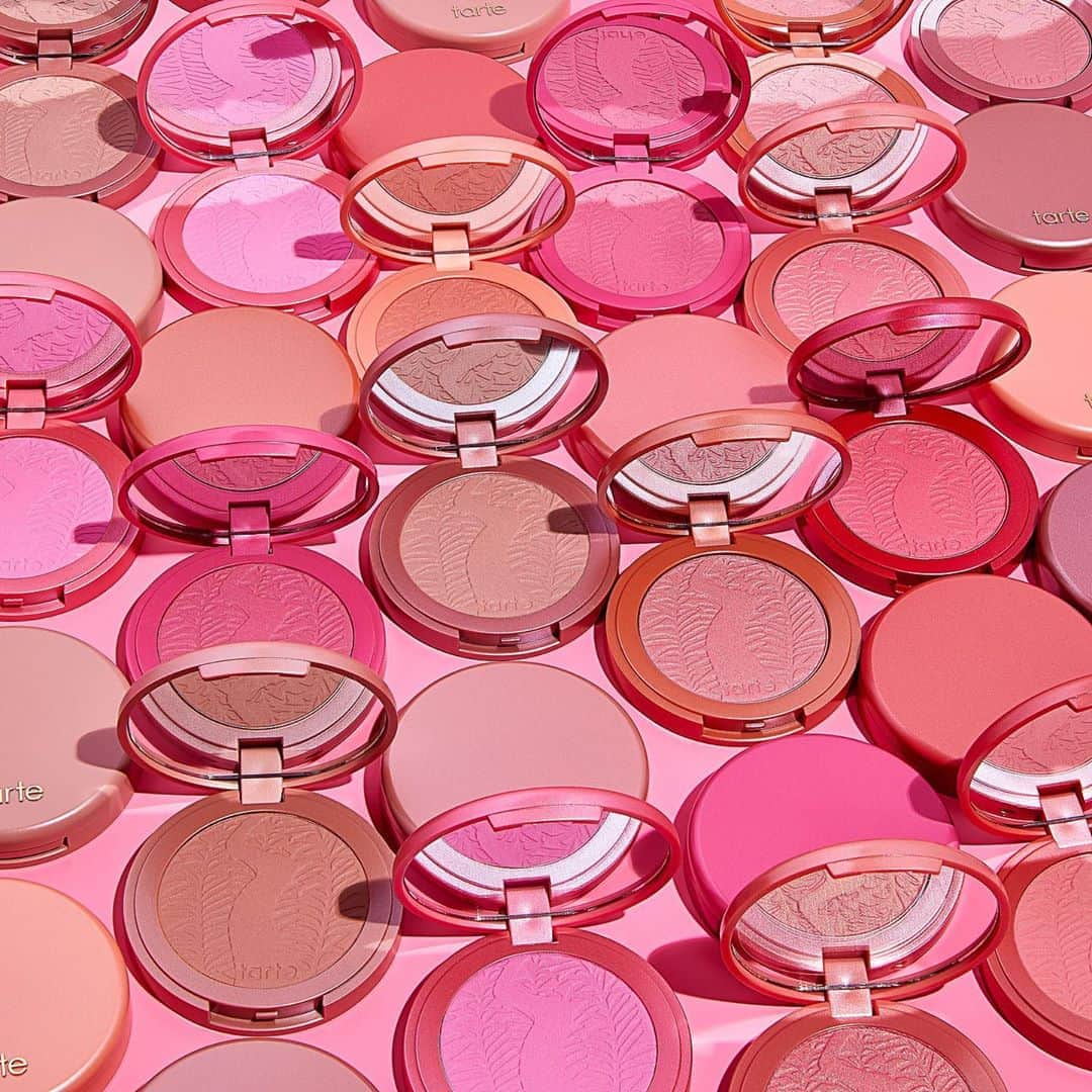 Tarte Cosmeticsさんのインスタグラム写真 - (Tarte CosmeticsInstagram)「Double tap if you've hit pan on our award-winning Amazonian clay 12-hr blushes! 🙋‍♀️ Each super soft, silky powder blush delivers a healthy, youthful & fresh flush of color. PLUS, there's no need to reapply since it's formulated with Amazonian clay for 12-hr wear 🙌 #crueltyfree #rethinknatural #claypowered #blushauthority」8月18日 10時08分 - tartecosmetics