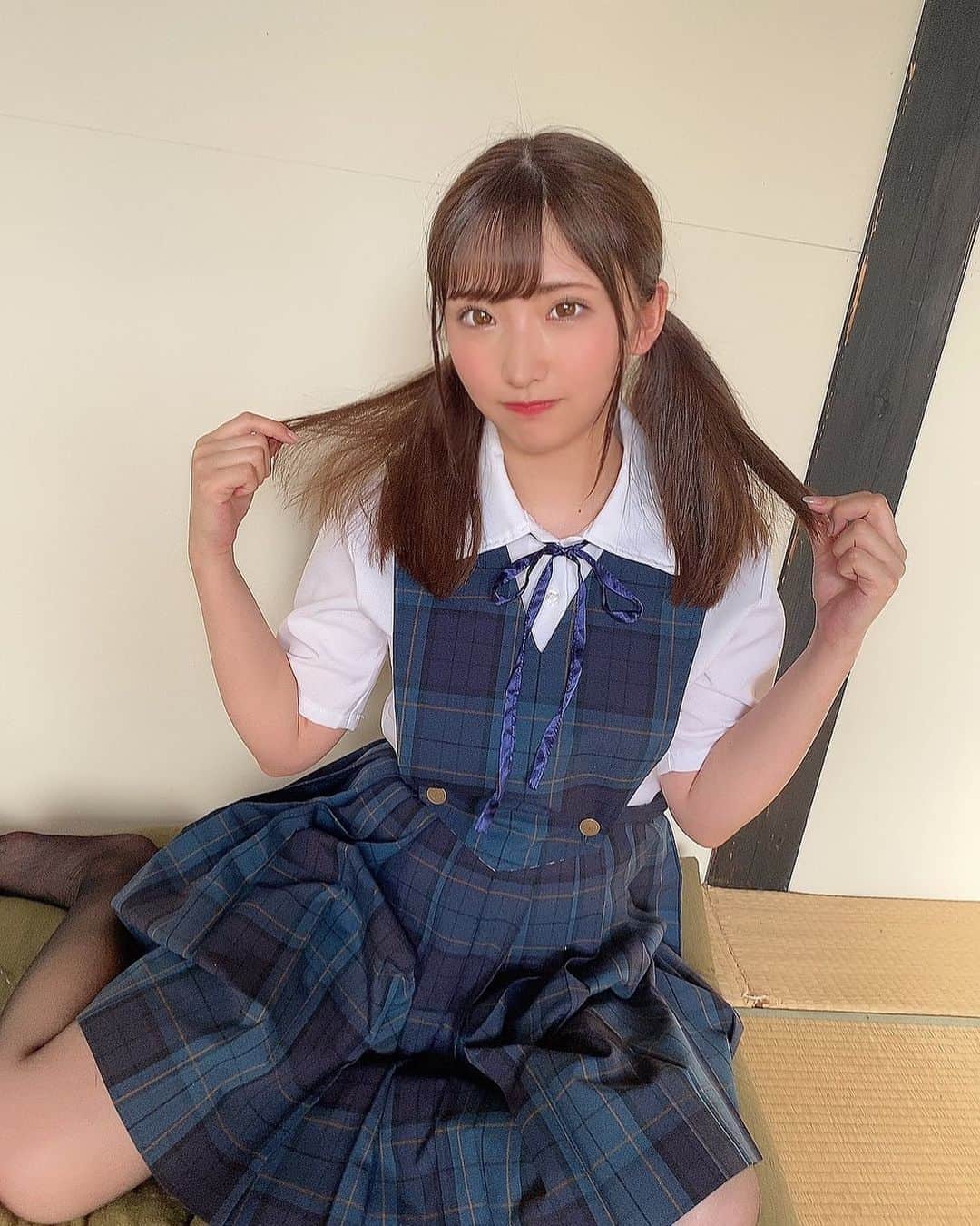 里仲ゆいさんのインスタグラム写真 - (里仲ゆいInstagram)「制服×ツインテール👧