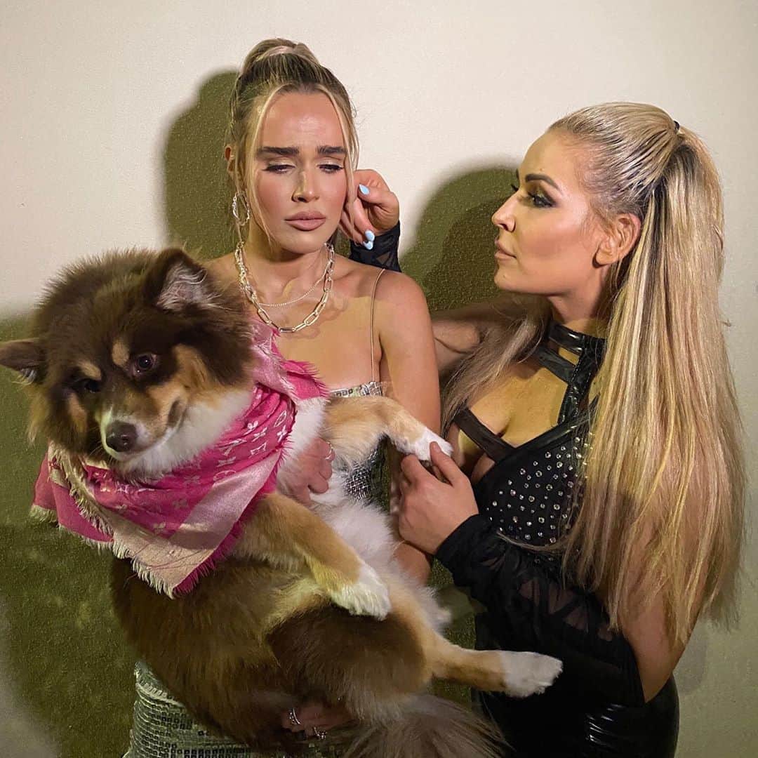 WWEさんのインスタグラム写真 - (WWEInstagram)「@natbynature picks up a huge victory over @themickiejames!  @thelanawwe wasn’t so lucky... 😢#WWERaw on @usa_network.」8月18日 10時32分 - wwe