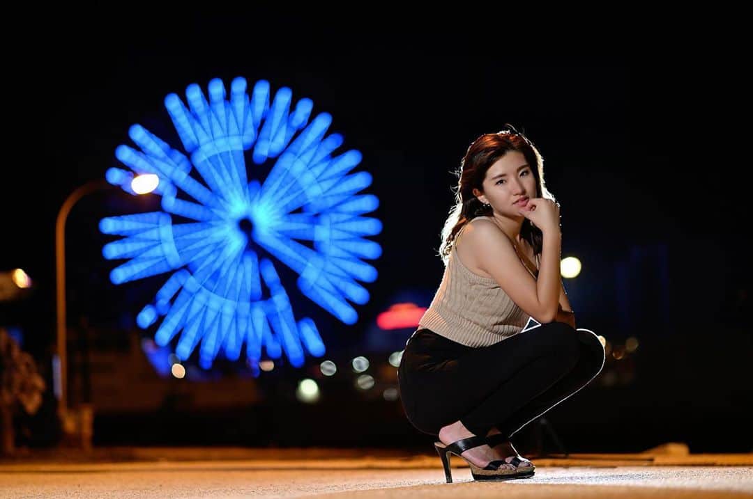 ほなみのインスタグラム：「. どこの観覧車でしょ？☺︎ . 少しずつナツノオワリを感じるね🍃 夜になるのが早くなってきよる〜〜🌙 .」
