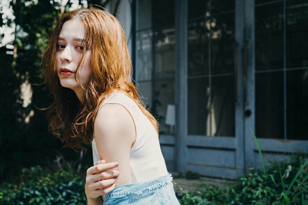 Hikaru Nakamuraのインスタグラム：「太陽がサンサン🌞  Model: @dtan_tantan  Hair: @mori_shin_1123  Photo: @hikarunosuke   #モデル#ポートレート#サロンモデル#美容室#美容師#代官山#ファッション#ヘアアレンジ#ヘアカラー#ヘアスタイル#hairstyle#haircolor」