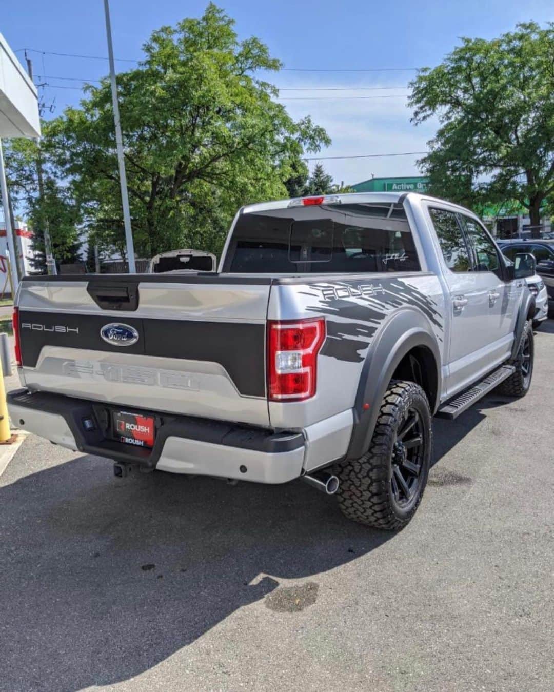 CarsWithoutLimitsさんのインスタグラム写真 - (CarsWithoutLimitsInstagram)「New Arrival @YongeSteelesFordLincoln Brand New #FORD #F150 #Roush #XLT #302A with delivery kms. Come view it #YSFL 7120 Yonge Street, Thornhill, ON. “The Best Ford Deals In #Canada 🇨🇦 Are At Yonge Steeles.”」8月18日 20時32分 - carswithoutlimits