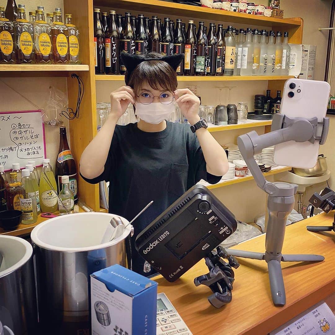 スーパーナブラのインスタグラム：「． ． たくさんのお祝いのコメントありがとうございます😊 ． あと10分で祝勝会をはじめて 津軽海峡で釣ったマグロのお披露目をさせていただきます✨ ． 本当なら津軽の酒場に来ていただいて乾杯したかったのですが、こういう時期なのでオンライン祝勝会にさせていただきました🙇‍♀️ ． ぜひ遊びに来てくださいね！ ． 本日18日(火) 21時00分 YouTubeのスーパーナブラチャンネル オンライン祝勝会でマグロお見せします😊 ． ． 🚨お知らせ🚨 もちろんマグロプレゼント企画もありますよ✨ ． ． #佐藤偉知郎#SOULS#青森#マグロ #東北#風景#海#温泉#旅館#ホテル#和食 #グルメ#露天風呂#足湯#GW#車中泊 #景色#釣り#ブラックバス#バス釣り #発見#おでかけ#女子旅#ツーリング#魚 #自然#釣り#釣りガール#YouTube#旅」