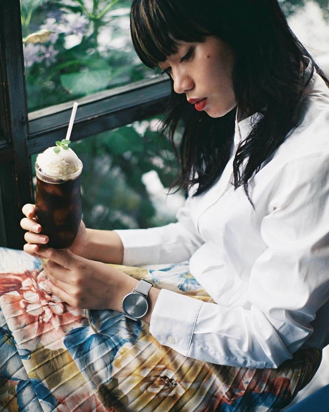 haru wagnusのインスタグラム：「Coffee float with vanilla ice cream 🍨  ㅤㅤㅤㅤㅤㅤㅤㅤㅤㅤㅤㅤㅤ ㅤㅤㅤㅤㅤㅤㅤㅤㅤㅤㅤㅤㅤ 毎日暑いね。 コーヒーフロートでも飲もう。 熱中症に気をつけてね。 ㅤㅤㅤㅤㅤㅤㅤㅤㅤㅤㅤㅤㅤ ㅤㅤㅤㅤㅤㅤㅤㅤㅤㅤㅤㅤㅤ #filmphotography  #coffeetime  #icecream  #喫茶店」