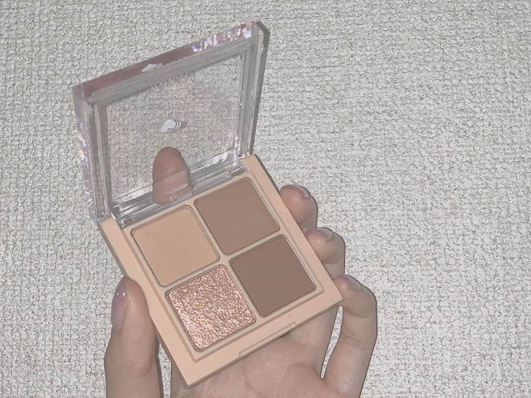 桑名利瑠のインスタグラム：「. . . 最近の毎日メイク💄 基本的にブラウンメイク。 発色も綺麗♡ . 🔻lip🔻 ①Gウォーターグロス 00メテオ・トラック ②Gウォーターティント 08ロゼ・ストリーム . . . #makeup #make #化粧 #新作コスメ #cosme #cosmetics #romand #韓国コスメ #プチプラコスメ #プチプラ #loft #ブラウンメイク #selfie #ポートレート #followｍe #photooftheday #followforfollowback #l4l #instafashion #instagood #instalike #おすすめコスメ #新作 #ロムアンド #ティント #グロス #美容 #毎日メイク #화장품 #한국」