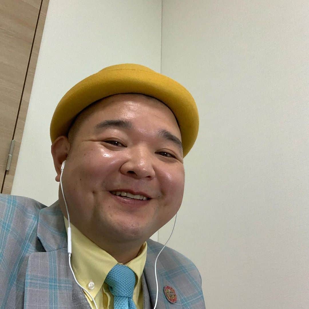 内山信二のインスタグラム：「これからバラダン🌹観てね〜‼️  #バラダン #内山信二」