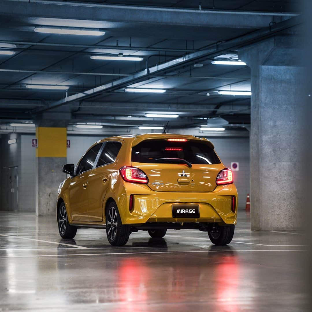 Mitsubishi Motors Thailandのインスタグラム：「New Mitsubishi Mirage ขับขี่ได้อย่างคล่องตัว ซอกแซก ไปได้สุดทุกเส้นทาง  #MitsubishiMotorsThailand #MitsubishiMotors #NewMirage #พลังจากข้างในไปให้สุด」