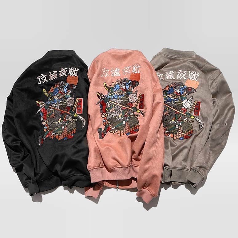 ヴァンキッシュのインスタグラム：「ㅤㅤㅤㅤㅤㅤㅤㅤㅤㅤㅤㅤㅤ ■ 攻城夜戦(The Siege Night Battle) Design Embroidery NEO LEATHER Blouson[VWJ023]ㅤㅤㅤㅤㅤㅤㅤㅤㅤㅤㅤㅤㅤ Color:Black/Pink/Gray Size:M/L JPY 22,000 (tax included)  Shop link bio！ ——————————————— ‪#VANQUISH #vanquishjp」