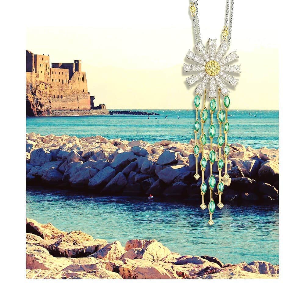 のインスタグラム：「#DamianiMargherita blooms again to celebrate a beautiful summer.   #Damiani #DamianiMasterpieces #DamianiLovesItaly」