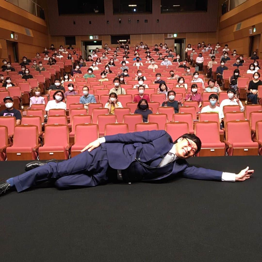 山里亮太さんのインスタグラム写真 - (山里亮太Instagram)「山里亮太の140東京2日目ありがとうございました！ 本当に助けていただきました！ ありがとうございました！ はぁ、楽しかった！！！ #山里亮太の140東京 #サザンシアター」8月18日 21時16分 - ryotayamasato