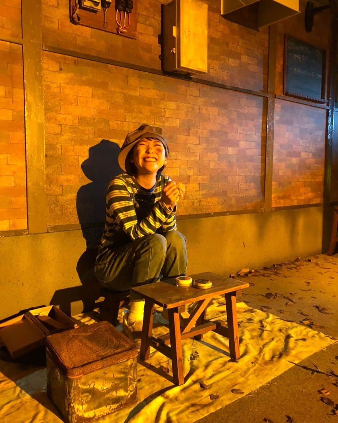 森山愛子さんのインスタグラム写真 - (森山愛子Instagram)「副業始めました。  #靴磨き #いい顔してる #笑う門には福来る  #演歌の花道 #伊吹おろし #森山愛子」8月18日 21時19分 - aiko_morimountain
