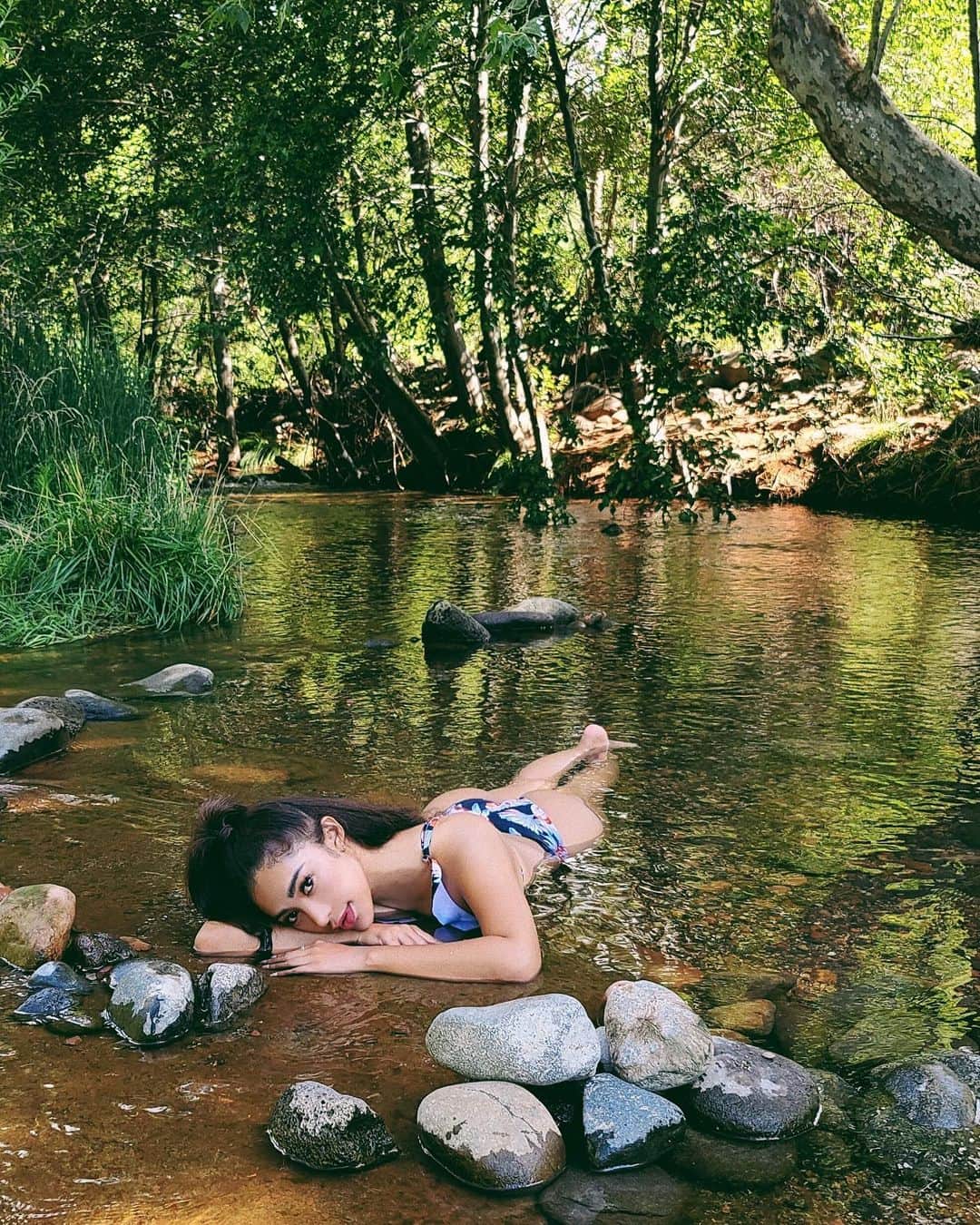 のインスタグラム：「IG vs REALITY There was a loooooot of Water striders. lol #よく見るとアメンボだらけ #理想と現実 #😂」