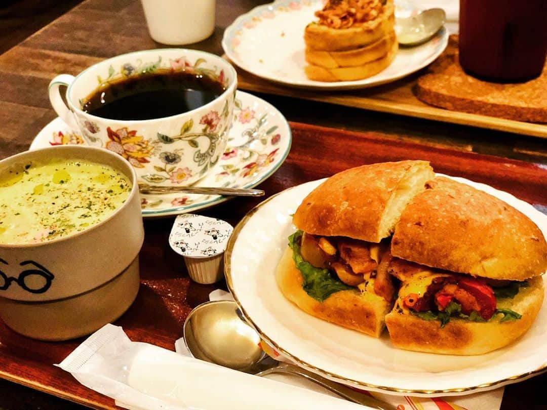 名越康文さんのインスタグラム写真 - (名越康文Instagram)「#サンドイッチズ #お昼ご飯 これから #MBS に参ります。」8月18日 12時54分 - nakoshiyasufumi