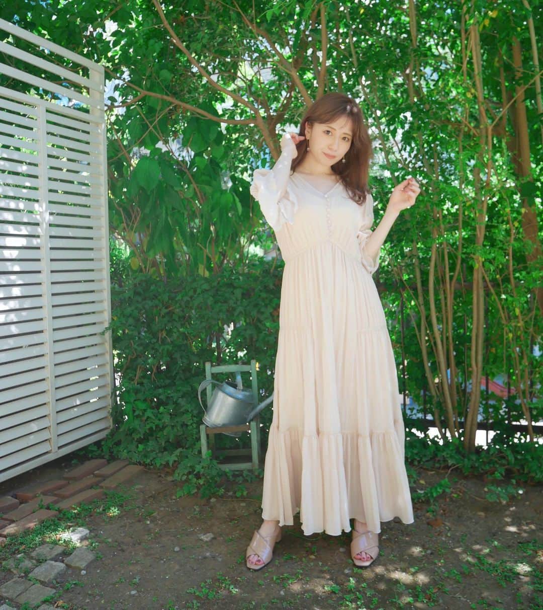 黒坂優香子さんのインスタグラム写真 - (黒坂優香子Instagram)「🦢🍃🌿🤍 ・ ・ 毎日暑いから熱中症に気をつけようね…！！！ ・ ・ ・ #ゆかこーで #frayid #saintlaurent」8月18日 13時34分 - yukakokurosaka0606