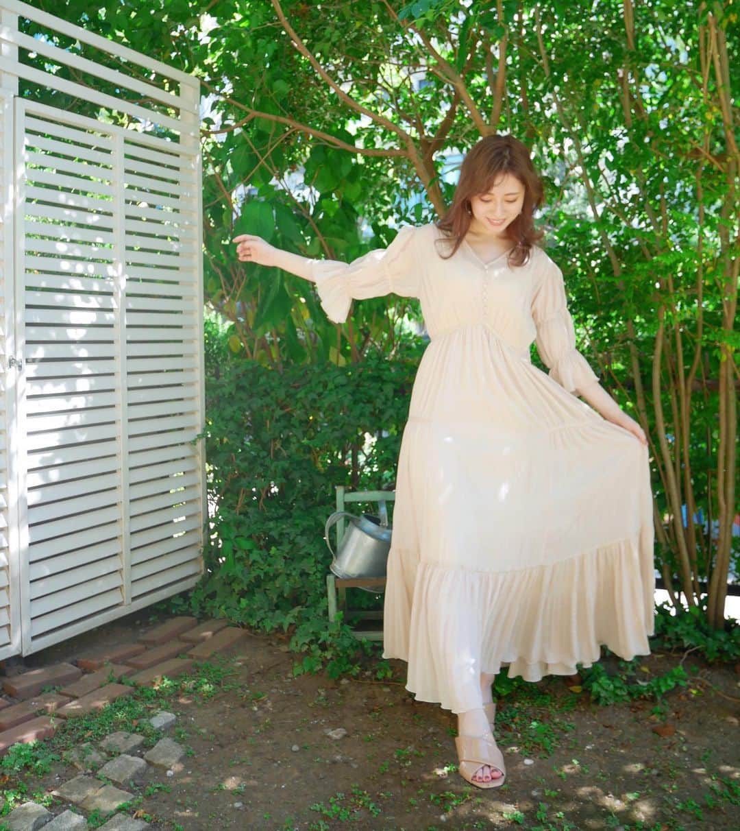 黒坂優香子さんのインスタグラム写真 - (黒坂優香子Instagram)「🦢🍃🌿🤍 ・ ・ 毎日暑いから熱中症に気をつけようね…！！！ ・ ・ ・ #ゆかこーで #frayid #saintlaurent」8月18日 13時34分 - yukakokurosaka0606