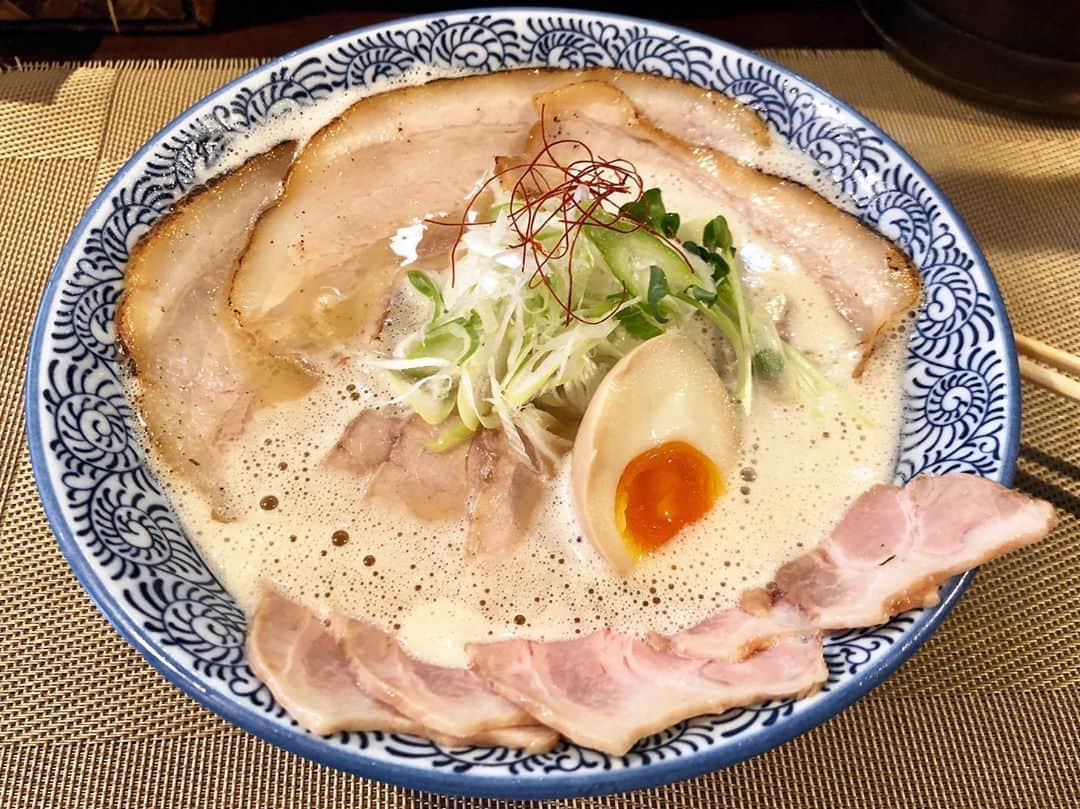 岸田メルのグルメインスタ