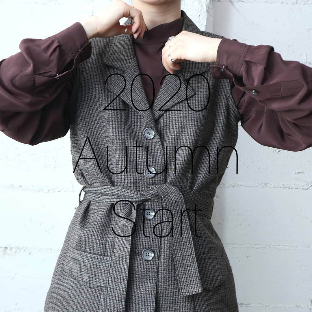 吉祥寺 古着屋 Orfeoのインスタグラム：「2020 Autumn Start   秋のアイテムが新しく入荷しております。 ONLINESHOPにも随時追加中です。是非ご覧ください。  #orfeo #kichijoji #tokyo #vintage #used #fashion #coordinate #outfit  お問い合わせはインスタグラムのプロフィール掲載のメールアドレスにお願いいたします。コメント、DMでのお問い合わせは受け付けておりませんのでご了承ください。 ONLINE SHOPの商品も店頭にてご購入頂けます。気になる商品がございましたらスタッフにお声掛けください。  新型コロナウィルス感染拡大防止策を徹底した上で営業をしております。マスクの着用、入店時にアルコールでの消毒をお願いいたします。」