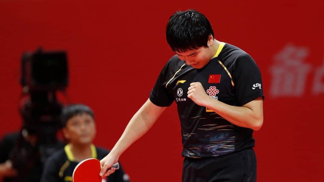 ITTF Worldさんのインスタグラム写真 - (ITTF WorldInstagram)「Liang Jingkun took out Lin Gaoyuan, Fan Zhendong and Wang Chuqin enroute to claiming Men's Singles Gold at the Chinese Team #Tokyo2020 Simulation Games in Hainan 🇨🇳! 🏆  What do you think of his chances of making it to the Tokyo Olympics next year? 🤔 ⠀⠀⠀⠀⠀⠀⠀⠀⠀ #TableTennis #PingPong #Tischtennis #Bordtennis #tenisdemesa #tennisdetable #乒乓球 #桌球 #卓球 #탁구  #настольныйтеннис」8月18日 14時00分 - wtt