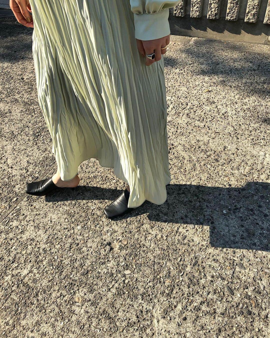 北岡りえのインスタグラム：「many other new clothes__  coming soon 💚  #seahmaisonatelier  #シアメゾンアトリエ」