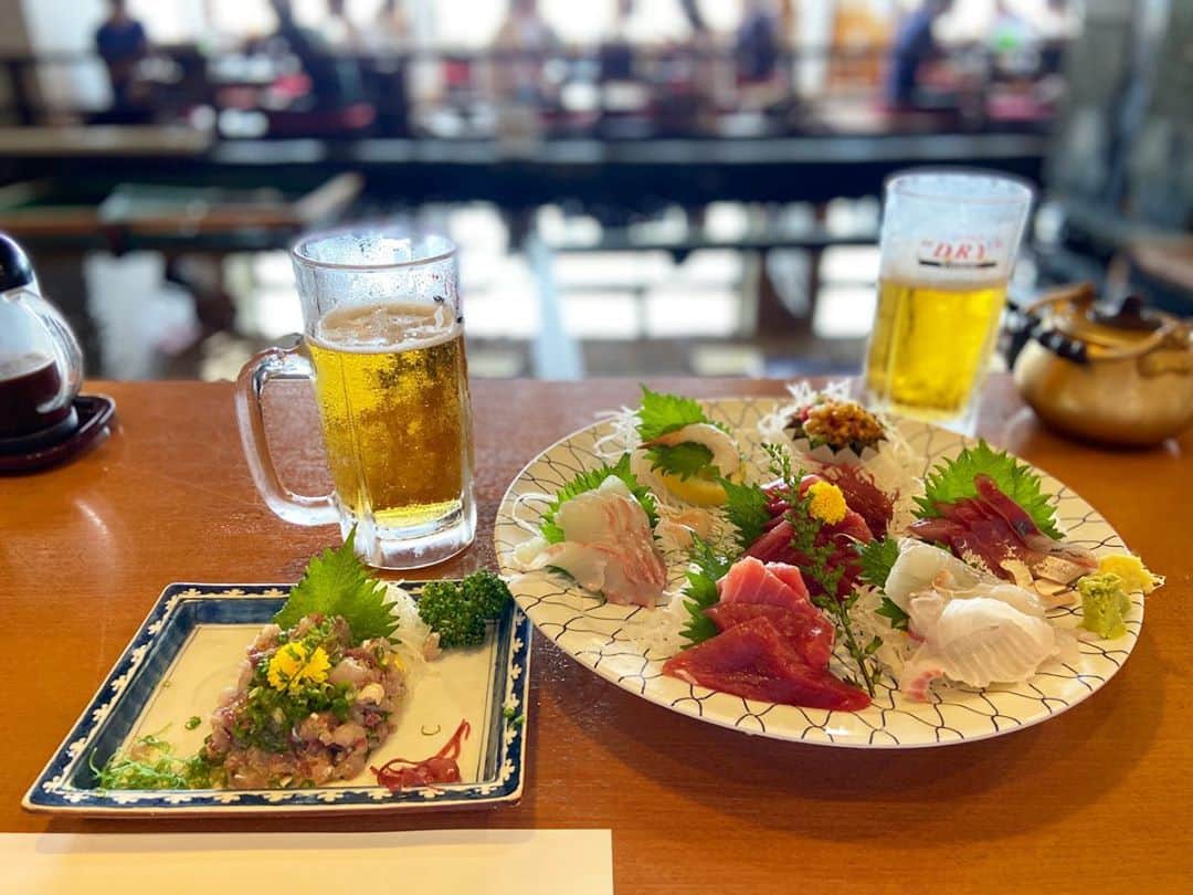 泉水はる佳さんのインスタグラム写真 - (泉水はる佳Instagram)「🐟 アジのなめろう、マグロやカツオや、これなんの魚かねって言いながら食べるお刺身、アジフライ、ウニのお寿司に、どれもこれも。 来てよかったと思わせてくれる美味しさ。 天丼も美味しそうだったな。  #夏休み #銚子」8月18日 14時28分 - harukasensui