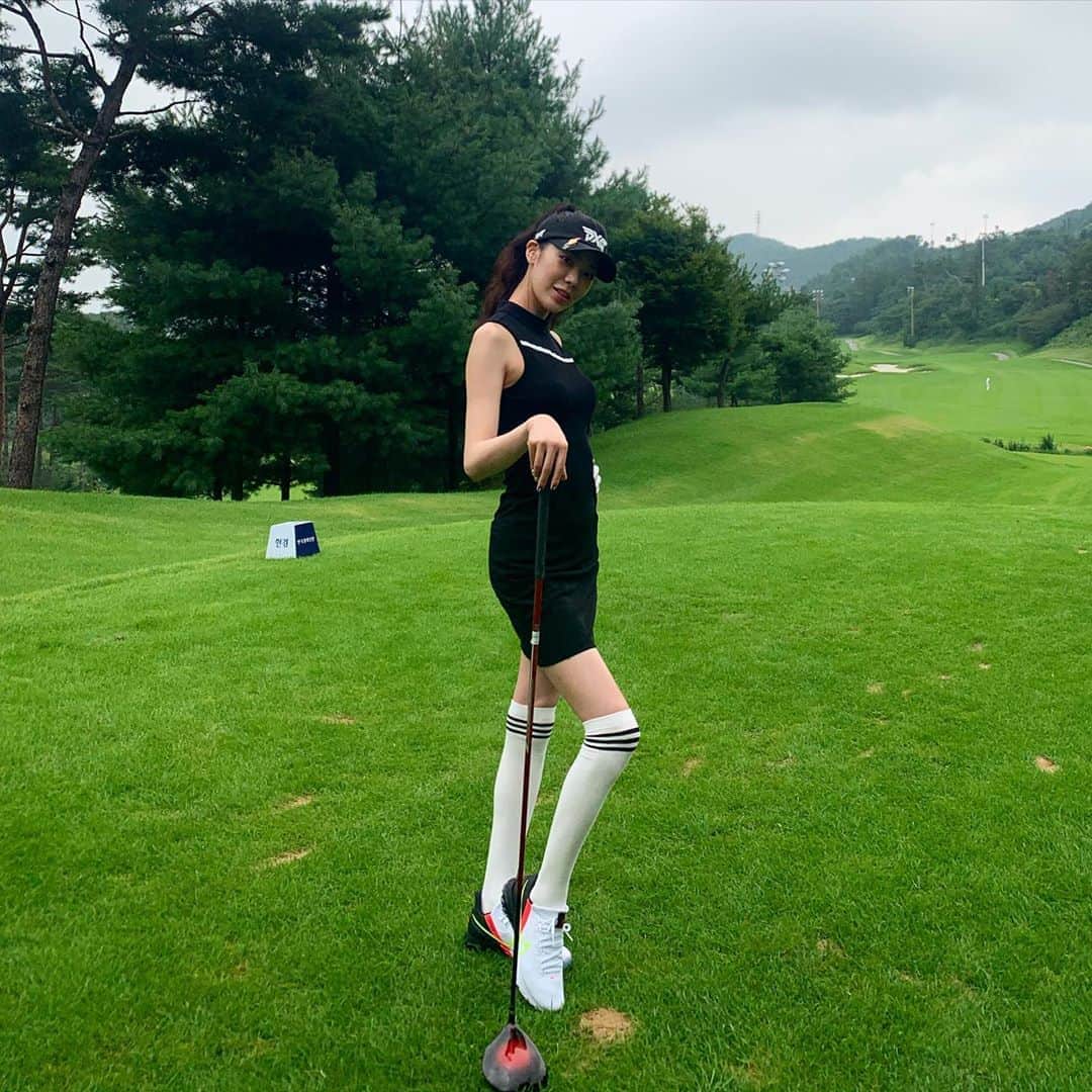 リジ のインスタグラム：「나의 구정고 79 윤또니랑 유자랑❤️🏌🏻‍♀️❤️ 너무못침.....하...」