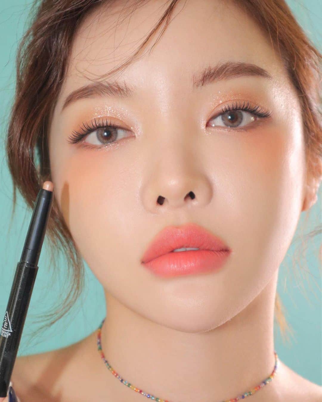 3CE Official Instagramさんのインスタグラム写真 - (3CE Official InstagramInstagram)「3CE EYE GLINT #INSIDE_SHOW 은은하게 차오르는 우아한 베이지 핑크 - A nude beige pink for added elegance #3CE #3CEEYEGLINT」8月18日 14時51分 - 3ce_official