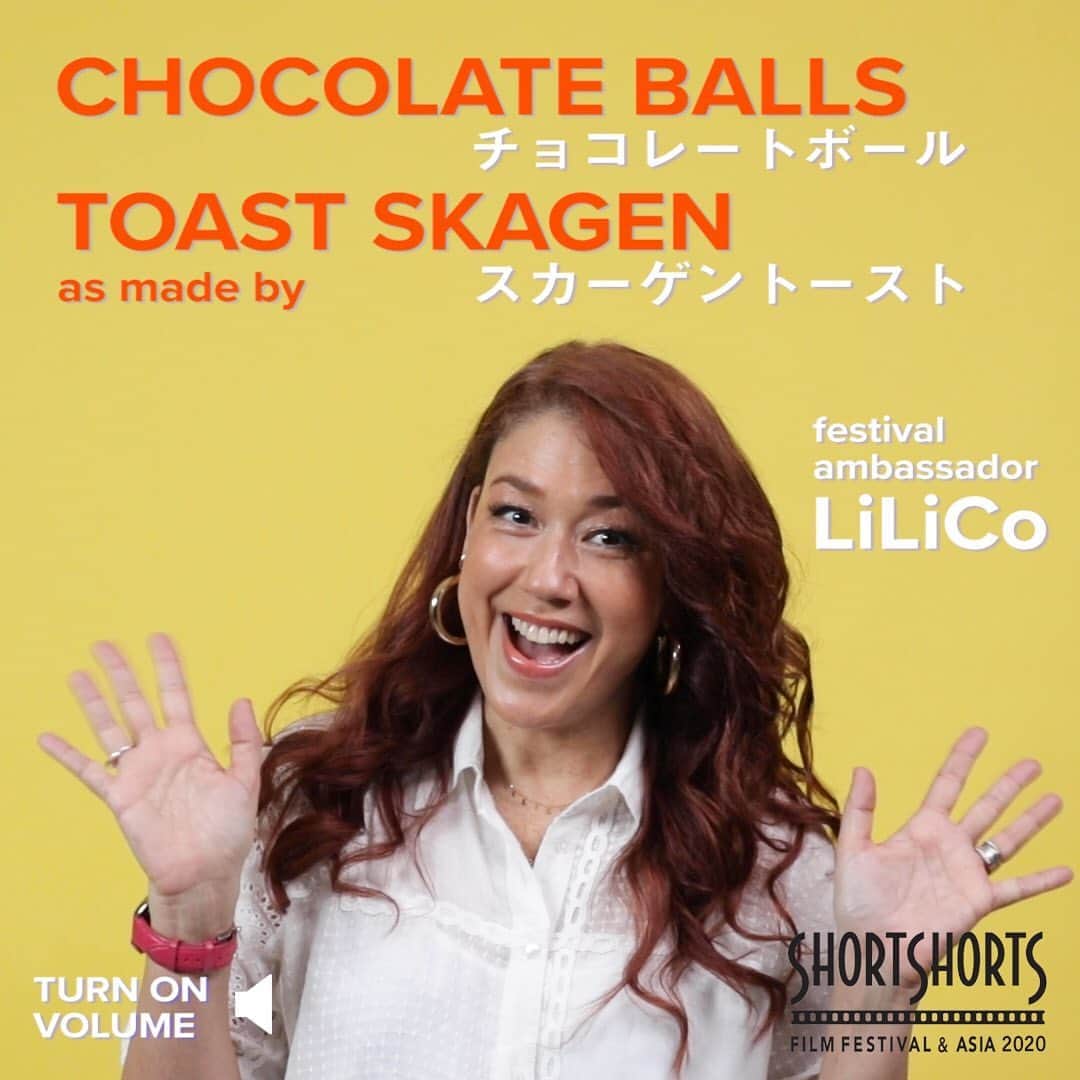 Tasty Japanさんのインスタグラム写真 - (Tasty JapanInstagram)「LiLiCoさんおすすめ！スウェーデンのスカーゲントースト＆チョコレートボール 国際短編映画祭 SSFF & ASIAのアンバサダーで映画コメンテーターとしてご活躍のLiLiCoさんより、スウェーデンの料理「スカーゲントースト」と「チョコレートボール」のご紹介🇸🇪 オンラインで映画を楽しむひとときに。ぜひ作ってみてください♪ ㅤㅤㅤㅤㅤㅤㅤㅤㅤㅤㅤㅤㅤ スカーゲントースト 2人分 材料： 刺身用えび 100g サワークリーム 大さじ3 マヨネーズ 大さじ1 レモン果汁 1/2個分 紫玉ねぎ（みじん切り）大さじ1 ディル（みじん切り）小さじ¼ ホワイトペッパー 少々 黒パン 2切れ（ライ麦パンで代用可） とびこ（飾り用）少々 ディル（飾り用）少々 作り方： 1.紫玉ねぎを水にさらす。数回水を変えて、辛味が抜けたら、キッチンペーパーに包んでしっかりと水気を切る。 2.刺身用えびは尾を取り除き、さっと茹でたら水気を拭き取る。冷蔵庫に入れて冷やし、粗めのみじん切りにしておく。 3.ボウルにサワークリーム、マヨネーズ、レモン汁を入れて泡立て器でよく混ぜ合わせる。 4.（3）に（1）、（2）、ディル、ホワイトペッパーを加えて混ぜ合わせる。 黒パンに（4）をのせ、とびことディルを飾ったら、完成！ ㅤㅤㅤㅤㅤㅤㅤㅤㅤㅤㅤㅤㅤ チョコレートボール 15個分 材料： バター 150g（常温に戻す） 砂糖　150g A. カカオ　大さじ2 A. バニラエクストラクト　小さじ1 A. 冷ましたコーヒー　大さじ1 A. オートミール　170g スプリンクル ココナッツフレーク 作り方： 1.ボウルにバターと砂糖入れ、手で練り混ぜる。 2.（１）に（A）を入れて全体が均等になじむまで手でよく練り混ぜる。 3.好みの大きさに丸め、スプリンクルとココナッツフレーク、それぞれをまぶす。 4.冷蔵庫で5時間ほど冷やし固めたら、完成！ ㅤㅤㅤㅤㅤㅤㅤㅤㅤㅤㅤㅤㅤ #SSFF #ショートフィルムフェス #料理 #手料理 #レシピ #料理動画 #北欧 #北欧料理 #おうちで #スウェーデン料理 #スカーゲントースト  #チョコレートボール  #家庭料理 #fika #クッキング #美味しい #tastyjapan #BuzzFeed #cooking #Tasty #Japan #Sweden #lilico #lilicoco #レシピ動画」8月18日 15時01分 - tastyjapan