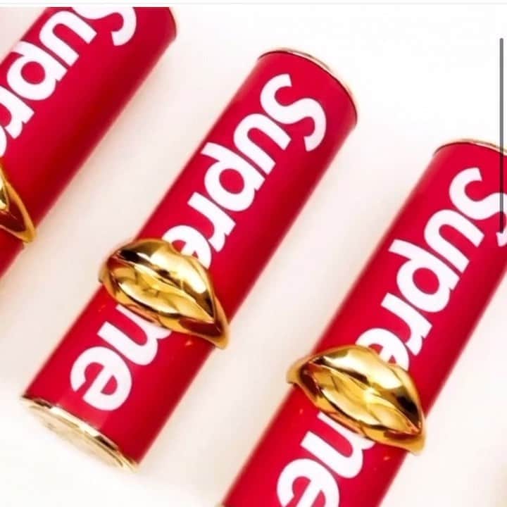 LOVE MAGAZINEのインスタグラム：「LOVE this @patmcgrathreal @supremenewyork ♥️♥️♥️」
