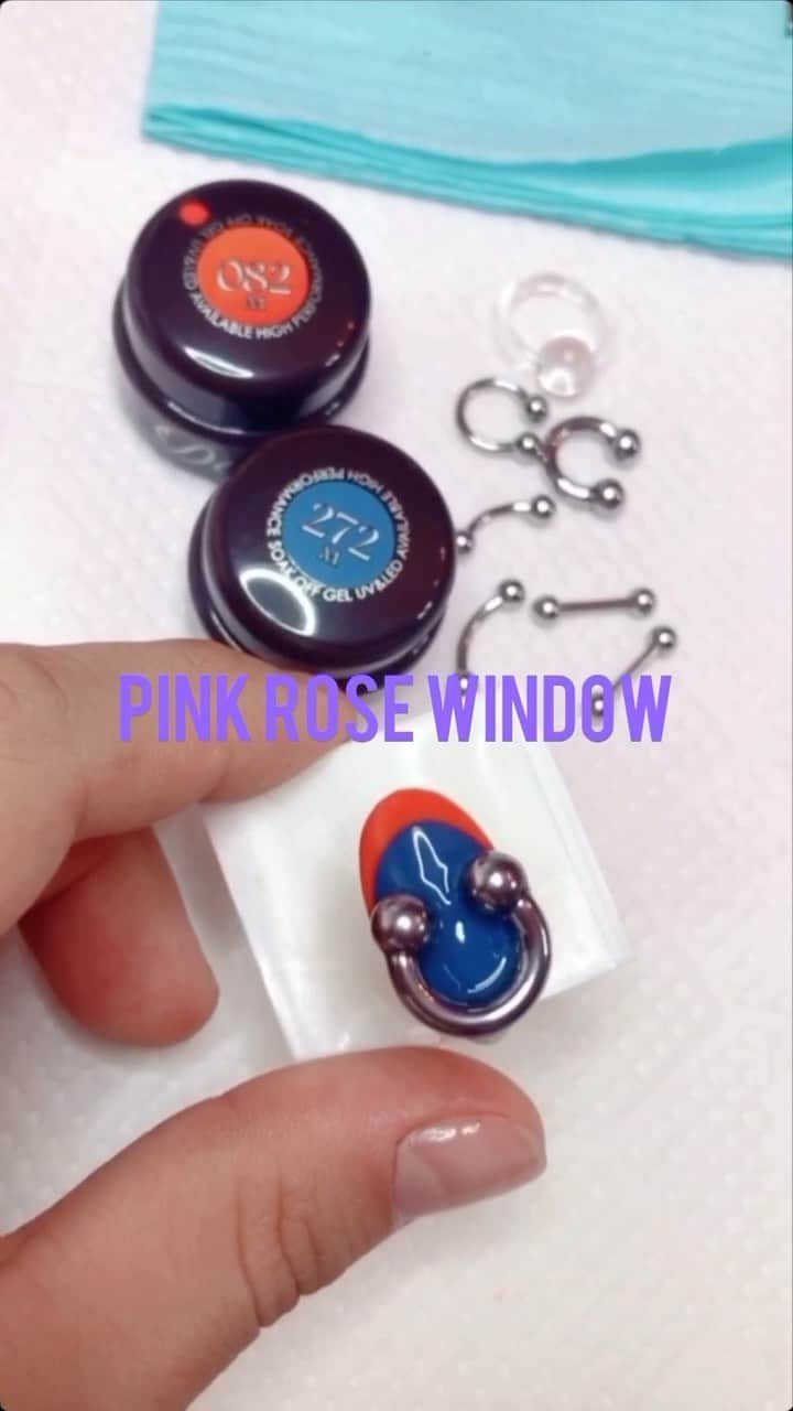のインスタグラム：「💙𝔸𝕦𝕥𝕦𝕞𝕟 𝕕𝕖𝕤𝕚𝕘𝕟🧡 . . 秋カラーのデザイン作ってみた！ あり？なし？ . コメントしてね♡ . #pinkrosewindow #pink_rose_window #秋ネイル」