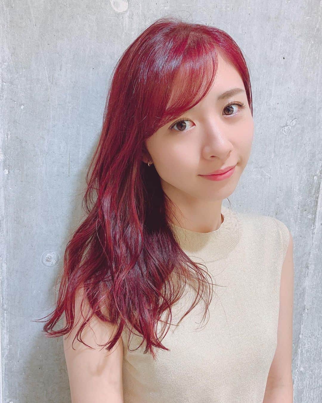 槙田紗子さんのインスタグラム写真 - (槙田紗子Instagram)「前回好評だったので、、またピンク入れてもらいました🎀 もはやこの髪色で生まれてきたのかなってくらい馴染んできた(調子乗った) haluちゃん @globes.halu ありがとうございます♡ . . #haircolor #pink #pinkhair #🎀」8月18日 15時36分 - saco_makita