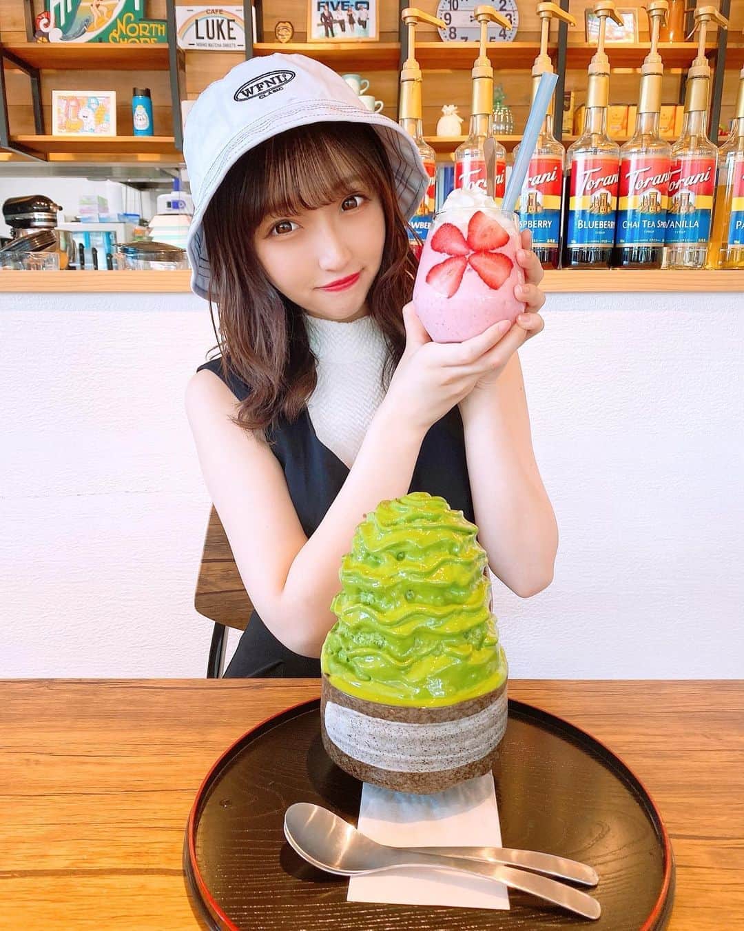 星野麻里愛さんのインスタグラム写真 - (星野麻里愛Instagram)「かき氷はやっぱり美味しいです♡  #かき氷#かき氷巡り  #かき氷研究所 #かき氷好きな人と繋がりたい #抹茶かき氷#バケハ#バケットハット#cafeluke#西尾カフェ#抹茶かき氷#岡崎カフェ#ノースリーブ#タンクトップ #白バケハ#名古屋カフェ#愛知カフェ」8月18日 15時48分 - maria.pink28