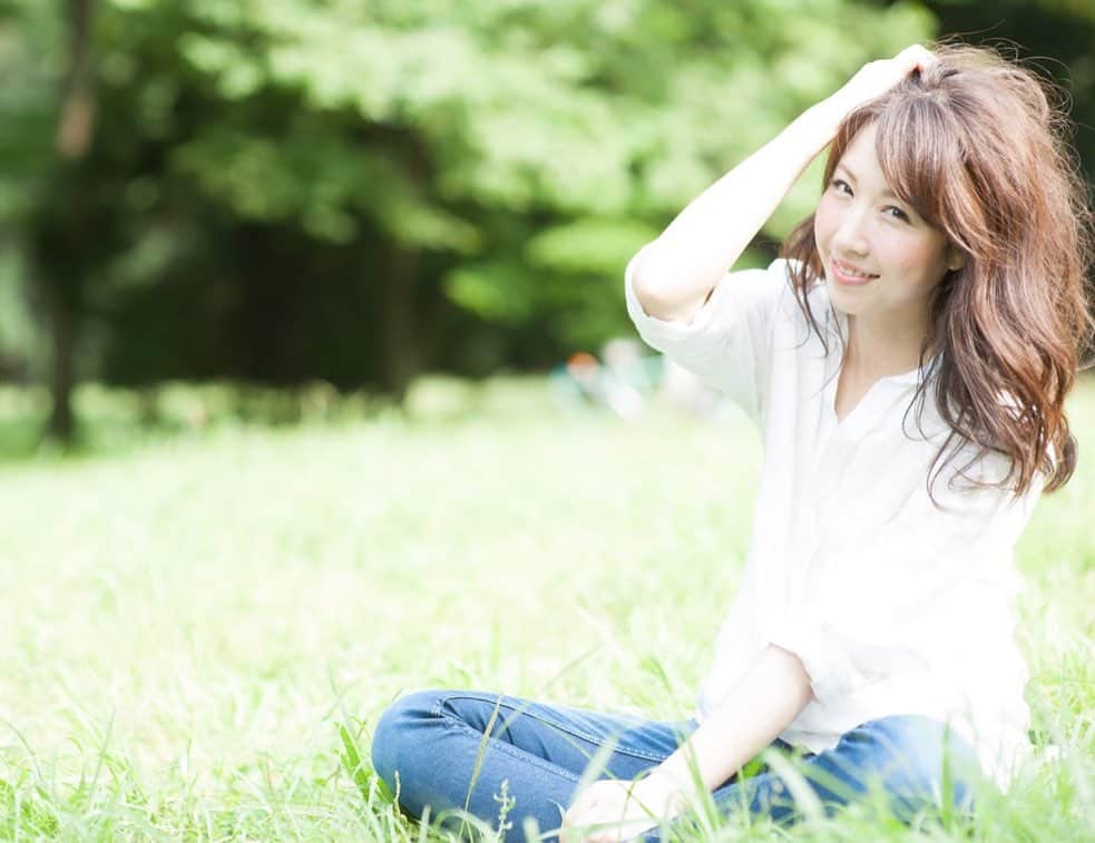 崎本ゆかりのインスタグラム：「🌿 外から帰ってくるたびにお風呂 危険な暑さの夏…  写真くらいは爽やかなの載せよう  . そろそろダメな気がする🥵 #夏#あかん#危険#暑すぎ#☀️」