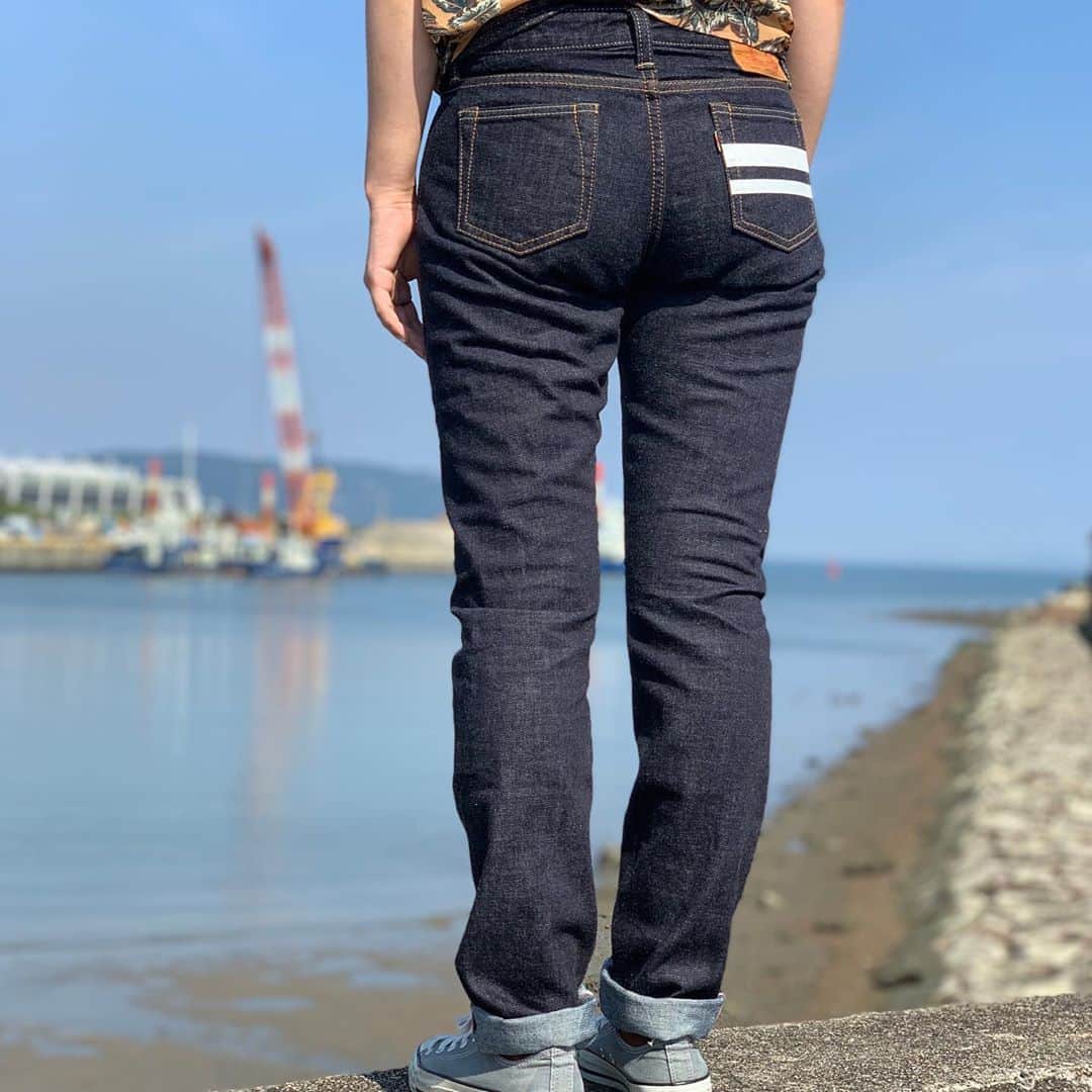 momotarojeansのインスタグラム：「New Fabric for women!! 5005-13SP 13oz GTB women's regular tight straight  coming soon at online,」