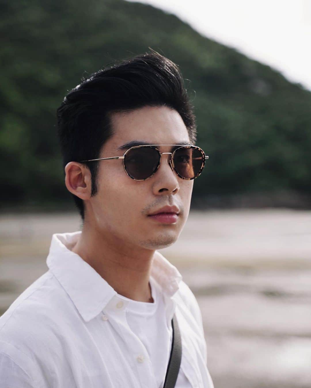 Christoffer Chengのインスタグラム：「Recent fave sunnies 😎 @thombrowneny」