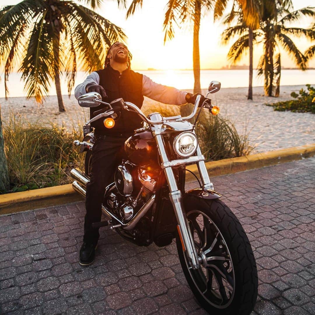 Harley-Davidson Japanさんのインスタグラム写真 - (Harley-Davidson JapanInstagram)「夏を刻め。#ハーレー #harley #ハーレーダビッドソン #harleydavidson #バイク #bike #オートバイ #motorcycle #ローライダー #lowrider #fxlr #ソフテイル #softail #海辺 #beach #ツーリング #touring #日差し #陽射し #sunshine #夏 #summer #2020 #自由 #freedom」8月18日 21時46分 - harleydavidsonjapan