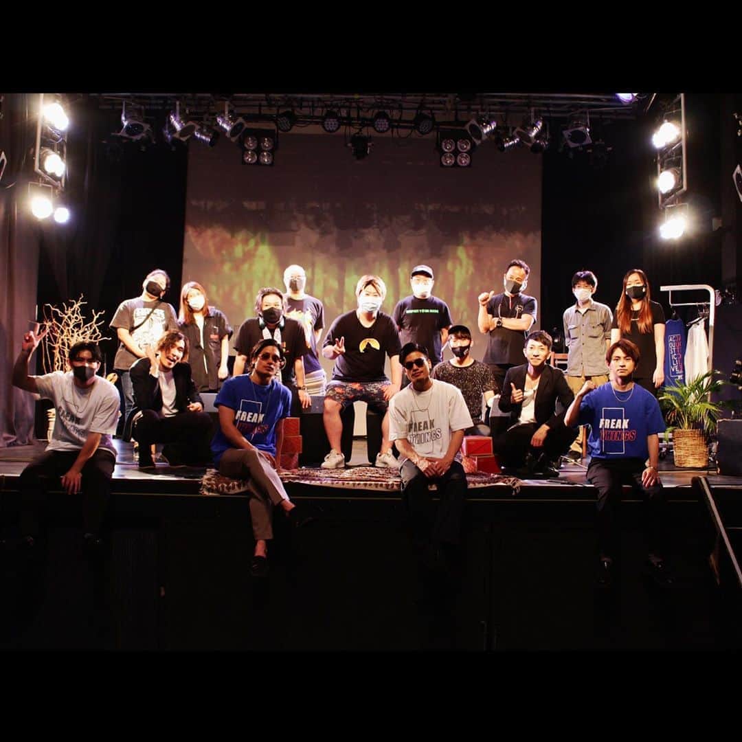 中垣悟のインスタグラム：「改めて、アコースティックライブありがとうございました。 . やっと披露する事ができました。 配信ライブも初めての試みでしたが、素晴らしいスタッフさん達のおかげでかなりいい映像を届ける事ができました。 去年から独立し、初めての事ばかりで、さらに今年からもっと初めての事態になってしまい、どうやって活動していこうか本当に苦しい中メンバーやファンの皆様に支えられ、なんとか開催する事ができました。 本当に感謝してもしきれないです。ありがとうございます。 . こんな状況ではありますが、音楽、ライブを作る事はやめてはいけないと思い、10月11日にZepp Fukuokaでのライブを開催します。 もうすでに日も近く、すでに準備におわれていますが、 めちゃくちゃカッコいいライブにすべく動いておりますので、ついてきて下さい。 明日、19日からファンクラブ内先行開始です。 . そして最後に、いつも応援、支えてくれているファンの皆様。俺らの歌や音楽を心待ちにして下さっている皆様。 本当にありがとうございます。 . これからもよろしくお願いします。 . SATORU」
