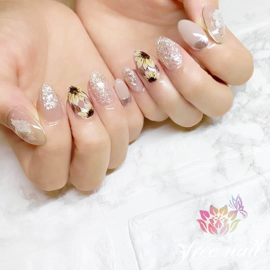 ネイルアーティストryさんのインスタグラム写真 ネイルアーティストryinstagram ひまわりネイル 大人シックに ネイリスト ネイルアーティスト ネイルアート ネイルチェンジ ネイルサロン 大阪ネイルサロン ネイルスクール ネイル動画