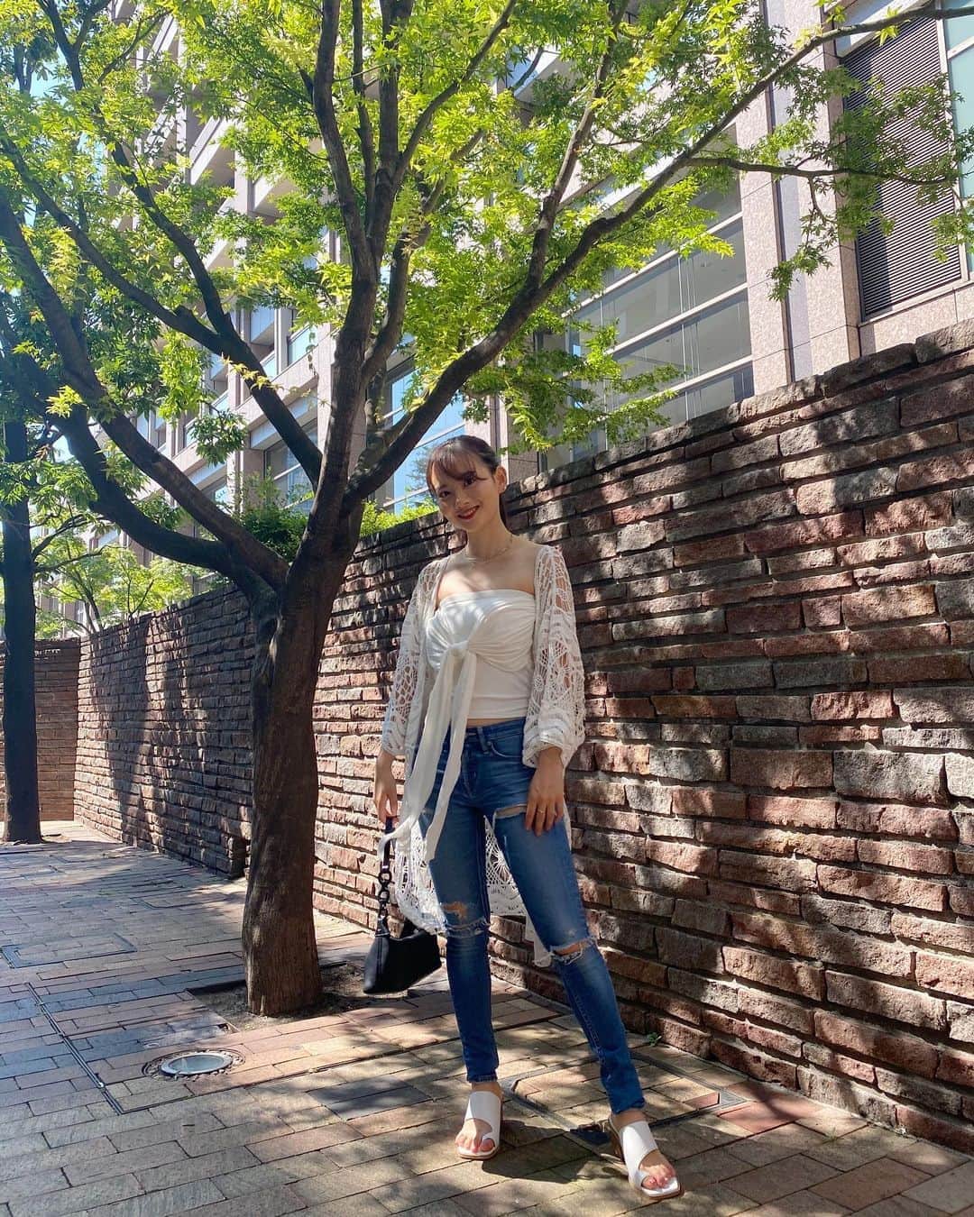 青山舞莉のインスタグラム：「𝐟𝐮𝐥𝐥 𝐆𝐘𝐃𝐀 𝐥𝐨𝐨𝐤  @gydajp コーデ 上から下まで揃えてみたよ🤍 バッグはお母さんのお借りしました！ #ミーコーデ #gyda  #コーデ」