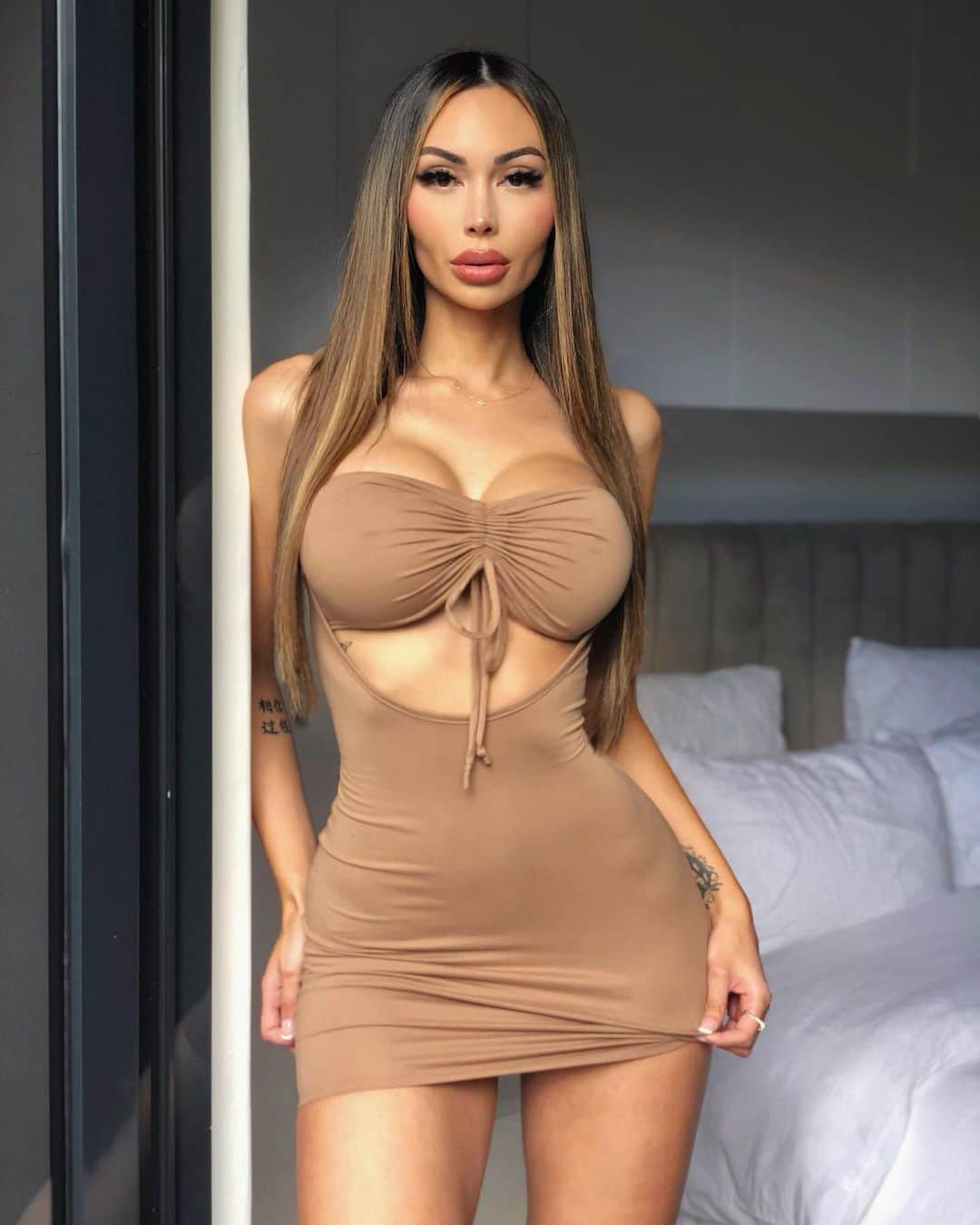 ANNELESE MILTONのインスタグラム：「@fashionnova fit 🤎 fashionnovapartner」
