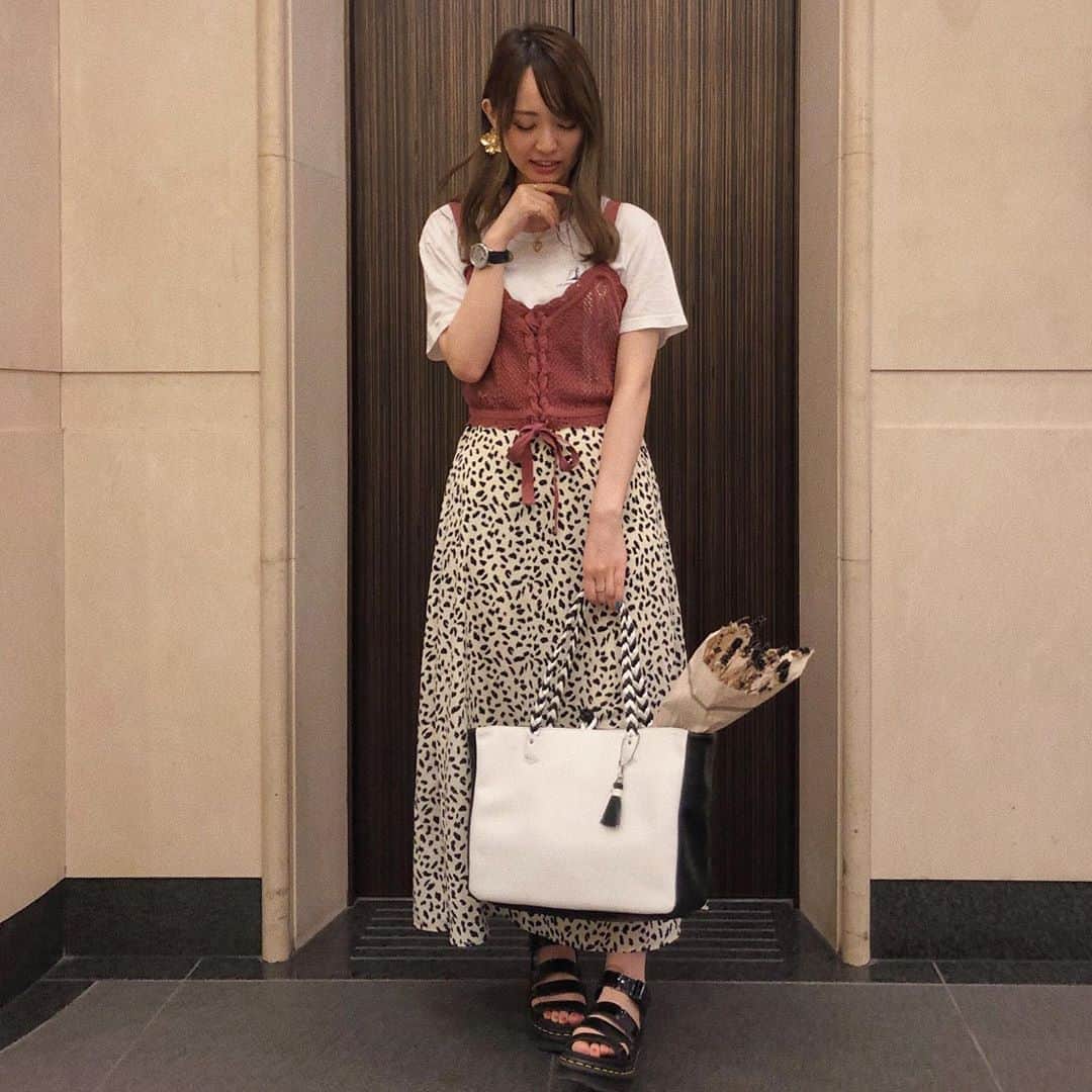 SuperGroupiesのインスタグラム：「【開催予告】#IdentityV コラボバッグのプレゼントキャンペーン🎁 ⠀ 今週中開催予定⚠️ プレゼントキャンペーンの対象アイテムは、 白黒無常モデルのバッグ🤍🖤 ⠀ ハンターである白黒無常の 謝必安と范無咎をイメージした リバーシブルトートバッグ👜🔁 ⠀ A4ファイルが横にゆったりと入るサイズなので、 書類もしっかり持ち歩けます◎ ⠀ ⠀ ⠀ 応募条件など詳細は 今週中の投稿でご確認ください🔍 ⠀ ⠀ #スパグルプレゼント 𝒞𝑜𝓂𝒾𝓃𝑔 𝒮𝑜𝑜𝓃 ... 💌」